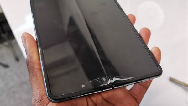 Samsung, ekran sıkıntıları nedeniyle Galaxy Fold’un Çin lansmanını erteleyebilir