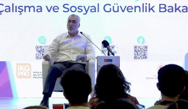 Vedat Işıkhan: İş tecrübesine sahip olabilmek için staj sürecini yaşamanız gerekiyor